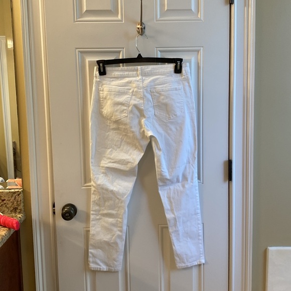 Crown and Ivy White jeans - Picture 7 of 8